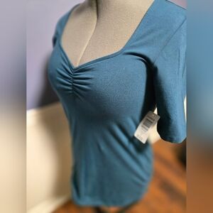 Ruched V-Neck Short Sleeve Tee in Teal